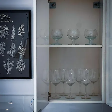 Nalu Black&white No 8 *