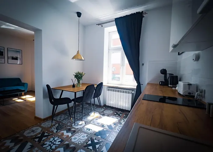 Apartment Nalu Black&white No 8